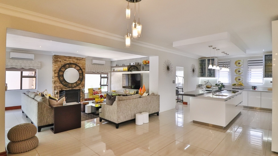 6 Bedroom Property for Sale in Birdwood Estate North West